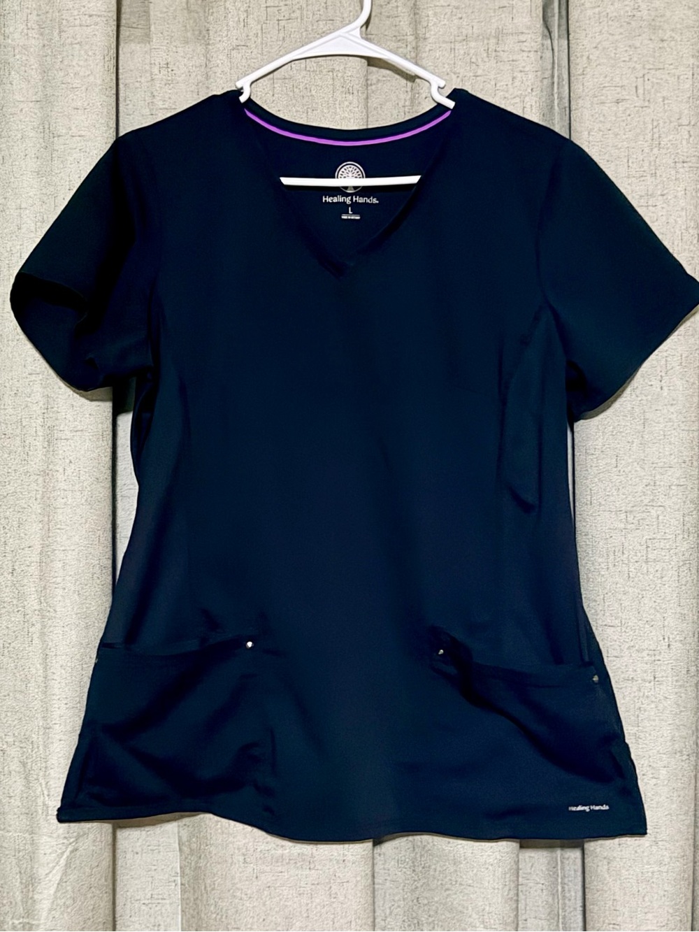 healing hands black V-Neck Short Sleeve Scrub Top with Purple Trim